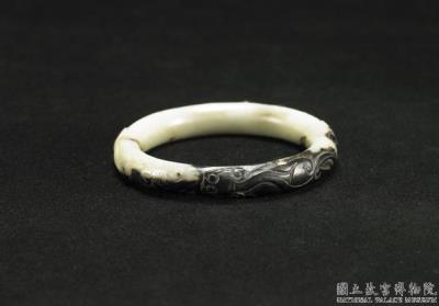 图片[3]-Jade bangle with chi-dragon pattern, Qing dynasty (1644-1911)-China Archive